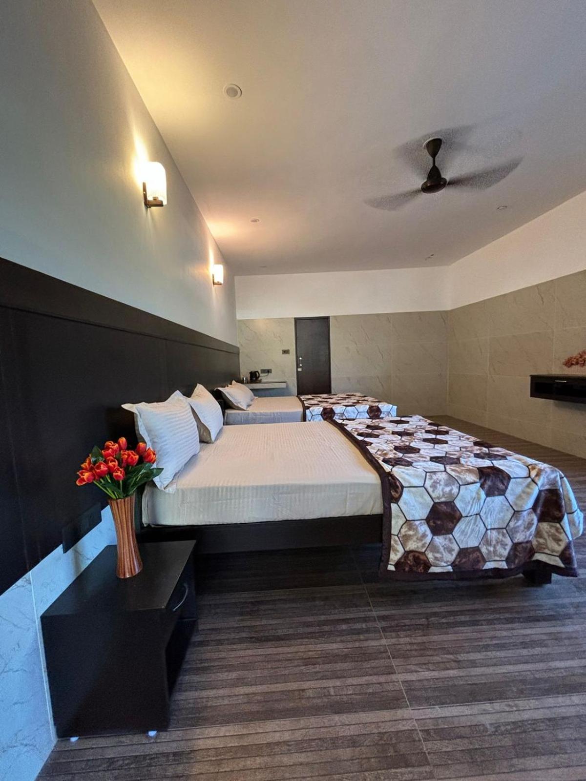 Rr Holiday Homes Кодайканал Екстериор снимка